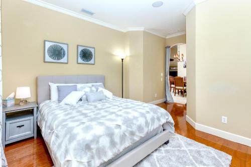 #2 Luxurious 4 bedroom 3 bathroom house with large heated pool in North Port in North Port (FL) #2 Luxurious 4 bedroom 3 bathroom house with large heated pool in North Port in North Port (FL)