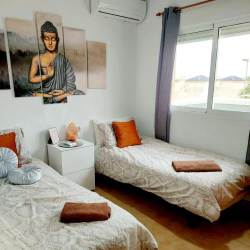 Fabulous detached large villa 5 bedrooms 3 bathrooms backing onto Villamartin Golf Course in Торревьеха Fabulous detached large villa 5 bedrooms 3 bathrooms backing onto Villamartin Golf Course in Торревьеха