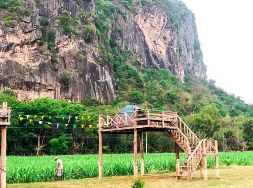 ภูผาม่านห่มดาวแคมป์ in Chum Phae ภูผาม่านห่มดาวแคมป์ in Chum Phae