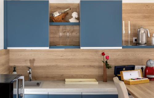 Best view, pool and spa on the Champagne vineyard in Saint-Thierry Best view, pool and spa on the Champagne vineyard in Saint-Thierry