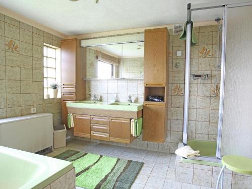 Bathroom, Quaint Holiday Home In Girmont-Val-d'Ajol with Terrace in Pracht Bathroom, Quaint Holiday Home In Girmont-Val-d'Ajol with Terrace in Pracht