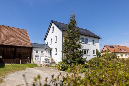 Exterior view, Ferienhaus mit 2 Wohnungen - ideal fur Familien & Gruppen in Burgkunstadt Exterior view, Ferienhaus mit 2 Wohnungen - ideal fur Familien & Gruppen in Burgkunstadt