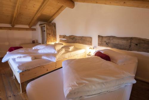 Guestroom, Casa Vacanza Ca' de l'elmo in Ponte In Valtellina Guestroom, Casa Vacanza Ca' de l'elmo in Ponte In Valtellina