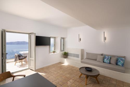 Guestroom, Asha Luxury Suites in Santorini Guestroom, Asha Luxury Suites in Santorini