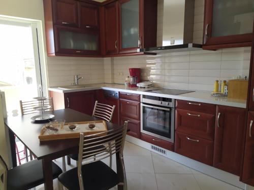 Chara host in Olympia Chara host in Olympia