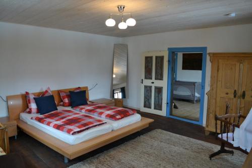 Ferienhaus Ederhof - Idyllischer Vierseithof, kinder- und hundefreundlich, Referenzen auf FeWo-direk in Aidenbach Ferienhaus Ederhof - Idyllischer Vierseithof, kinder- und hundefreundlich, Referenzen auf FeWo-direk in Aidenbach