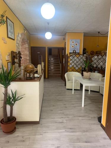 Hall, Albergo al lago in Anfo Hall, Albergo al lago in Anfo