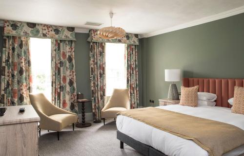 Bush Hotel Farnham in Farnham Bush Hotel Farnham in Farnham