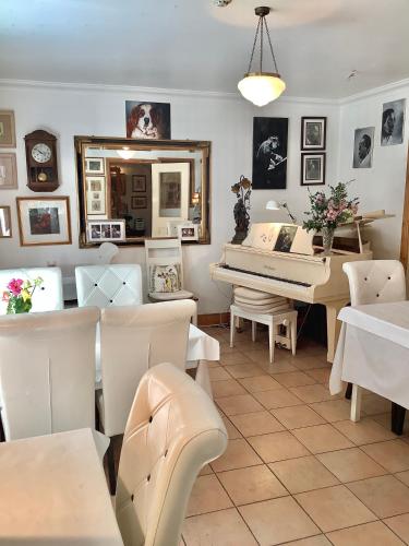 Facilities, The Gallery B&B, the Glen, Kinsale ,County Cork in Kinsale Facilities, The Gallery B&B, the Glen, Kinsale ,County Cork in Kinsale