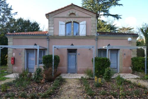 Domaine de Peyreguilhot in Castelmoron-sur-Lot Domaine de Peyreguilhot in Castelmoron-sur-Lot