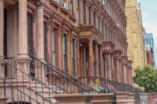 Surrounding environment, The Central Park North in Harlem Surrounding environment, The Central Park North in Harlem