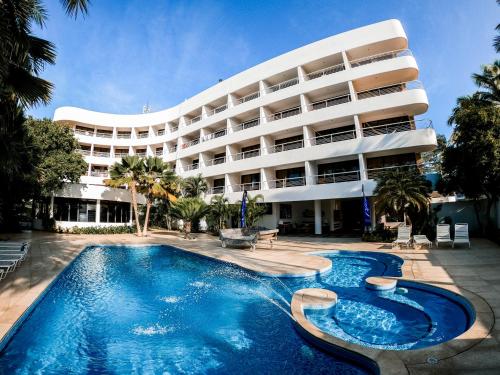 Vista exterior, Hotel California Playa El Yaque in Margarita Island Vista exterior, Hotel California Playa El Yaque in Margarita Island