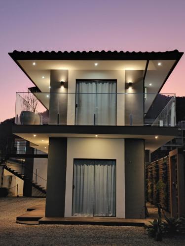 Rei dos Mares Suítes (Rei dos Mares Suites) in Ubatuba Rei dos Mares Suítes (Rei dos Mares Suites) in Ubatuba