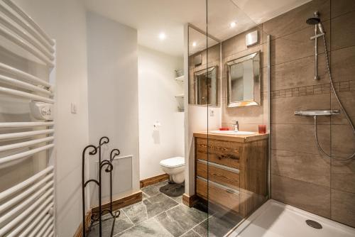 Bathroom, Apartment Moabi Le Praz Courchevel - by EMERALD STAY in Le Praz Bathroom, Apartment Moabi Le Praz Courchevel - by EMERALD STAY in Le Praz