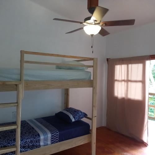 Lit, ONAT Hostel WEST END Shared Room in Île de Roatan Lit, ONAT Hostel WEST END Shared Room in Île de Roatan