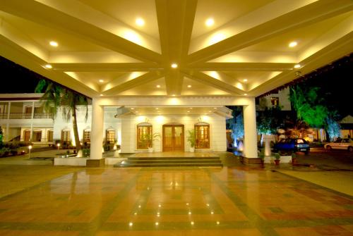 Entrance, Chanakya Bnr Hotel in Ranchi Entrance, Chanakya Bnr Hotel in Ranchi