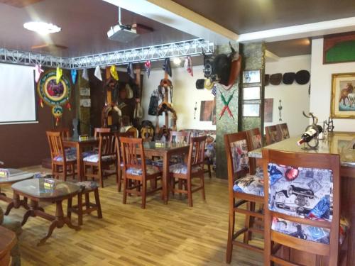 Паб/Коктейль-бар, Hostal Resto - Bar "EL PEÑÓN" (Hostal Resto - Bar "EL PENON") in Алаусi Паб/Коктейль-бар, Hostal Resto - Bar "EL PEÑÓN" (Hostal Resto - Bar "EL PENON") in Алаусi