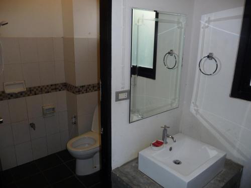 This photo about 9 Resident shared on HyHotel.com