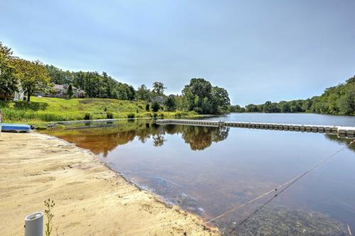 Deck, Fire Pit and Pool Access at Poconos Retreat! in 布什基爾 (PA) Deck, Fire Pit and Pool Access at Poconos Retreat! in 布什基爾 (PA)