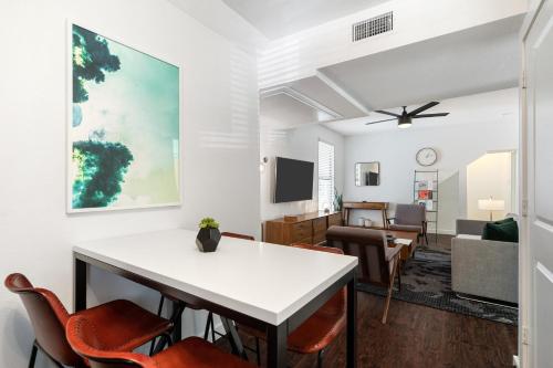 Facilities, Abode Houston - Montrose Downtown in Houston (TX) Facilities, Abode Houston - Montrose Downtown in Houston (TX)