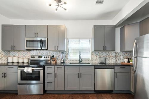 Kitchen, Abode Houston - Montrose Downtown in Houston (TX) Kitchen, Abode Houston - Montrose Downtown in Houston (TX)