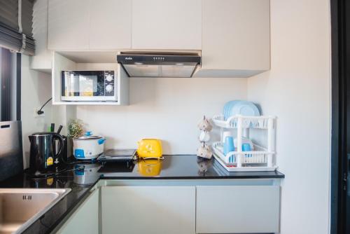 Kitchen, Arthur Pool Villa Chaam 3BR with Iconic Mountain view Pet & Family Friendly in Cha Am Golf Kitchen, Arthur Pool Villa Chaam 3BR with Iconic Mountain view Pet & Family Friendly in Cha Am Golf