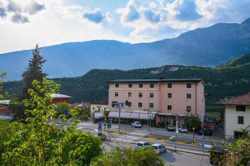 Vista exterior, AlmaMed Hotel san Leonardo in Trento Vista exterior, AlmaMed Hotel san Leonardo in Trento