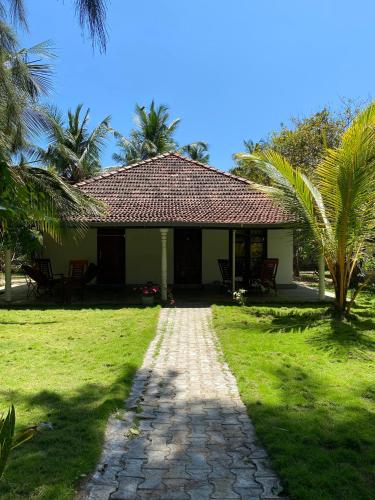 Buitenkant, 108 Palms Beach Resort in Trincomalee Buitenkant, 108 Palms Beach Resort in Trincomalee