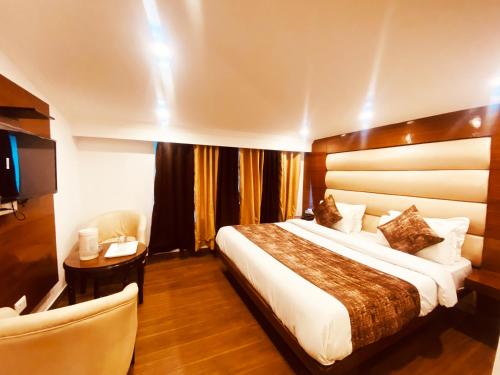 Hotel Royal Classic @ Mall Road Mussoorie in Jhula Ghar Hotel Royal Classic @ Mall Road Mussoorie in Jhula Ghar