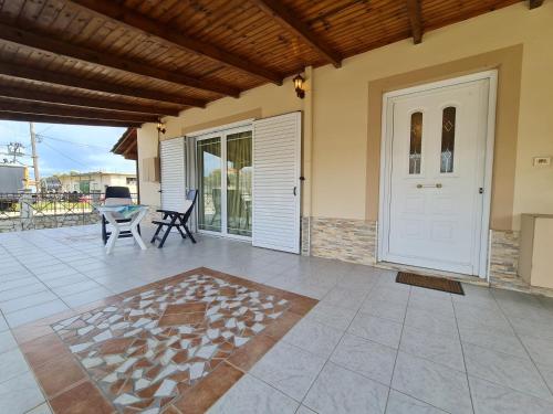 Myrtia Guest House in พีร์กอส Myrtia Guest House in พีร์กอส