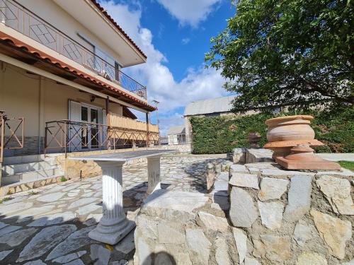 Myrtia Guest House in พีร์กอส Myrtia Guest House in พีร์กอส