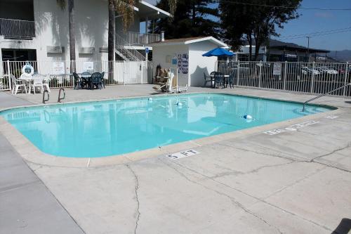 Kolam renang, Motel 6-San Luis Obispo, CA - North in San Luis Obispo (CA) Kolam renang, Motel 6-San Luis Obispo, CA - North in San Luis Obispo (CA)