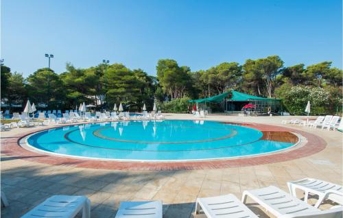 Swimming pool, Bilo 5 in Vernole Swimming pool, Bilo 5 in Vernole