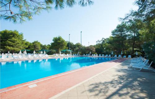 Swimming pool, Bilo 5 in Vernole Swimming pool, Bilo 5 in Vernole