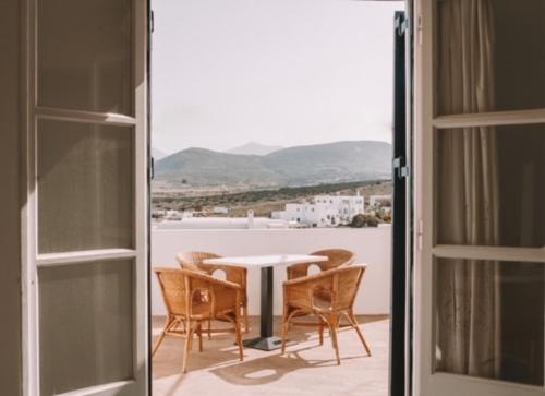 ระเบียง/ชานเรือน, Perseas in นาอูสซา ระเบียง/ชานเรือน, Perseas in นาอูสซา