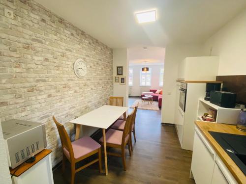 Létesítmények, Fewo Heinrichser Markt - 2 Schlafzimmer mit Sauna und Terrasse in Albrechts Létesítmények, Fewo Heinrichser Markt - 2 Schlafzimmer mit Sauna und Terrasse in Albrechts