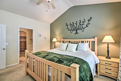 Stylish Windsor Townhome with Balcony and Golf! in Windsor (CO) Stylish Windsor Townhome with Balcony and Golf! in Windsor (CO)