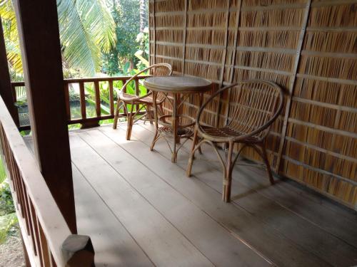 Balcony/terrace, O'hamok family homestay near Mrs. Bun Roeung's Ancient House Balcony/terrace, O'hamok family homestay near Mrs. Bun Roeung's Ancient House