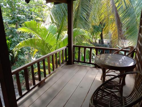 Balcony/terrace, O'hamok family homestay near Mrs. Bun Roeung's Ancient House Balcony/terrace, O'hamok family homestay near Mrs. Bun Roeung's Ancient House