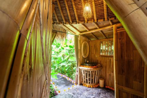 Balikayanas Bamboo House - Miggiell House in Besakih Balikayanas Bamboo House - Miggiell House in Besakih