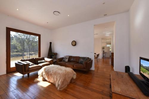 The Parsons Vineyard Retreat - get amongst the vineyards in a historic home in Rothbury The Parsons Vineyard Retreat - get amongst the vineyards in a historic home in Rothbury