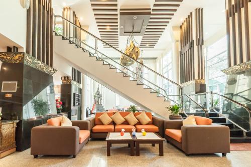 ล็อบบี้, โรงแรมพินนาเคิล ลุมพินี พาร์ค (Pinnacle Lumpinee Park Hotel) near สถานทูตญี่ปุ่น ล็อบบี้, โรงแรมพินนาเคิล ลุมพินี พาร์ค (Pinnacle Lumpinee Park Hotel) near สถานทูตญี่ปุ่น