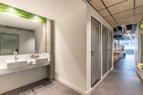 Baño, Ekoos Hostel, Bilbao Eko Hostel in Ibaiondo Baño, Ekoos Hostel, Bilbao Eko Hostel in Ibaiondo