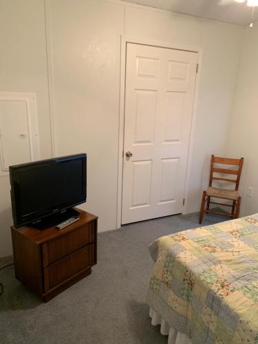 Golden Pineapple Vacation Homes Okeechobee Fl in Okeechobee (FL) Golden Pineapple Vacation Homes Okeechobee Fl in Okeechobee (FL)