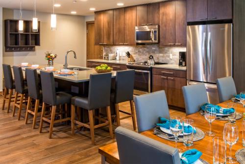 廚房, Grand Colorado on Peak 8 in 科羅拉多州布雷肯里奇(CO) 廚房, Grand Colorado on Peak 8 in 科羅拉多州布雷肯里奇(CO)