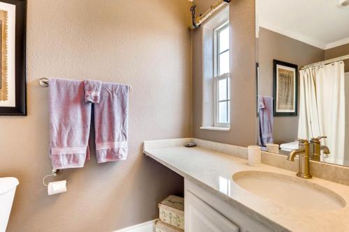 Spacious House with Private Hot Tub and Fantastic Mountain Views - Red Mountain Ranch in Garo (CO) Spacious House with Private Hot Tub and Fantastic Mountain Views - Red Mountain Ranch in Garo (CO)