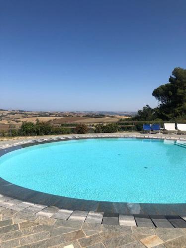 Swimming pool, VILLA OLIVA in Mombaroccio Swimming pool, VILLA OLIVA in Mombaroccio