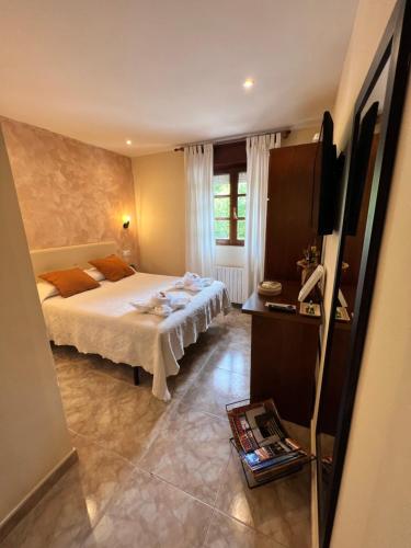 Hostal La Ruta in Посада де Вальдерон Hostal La Ruta in Посада де Вальдерон