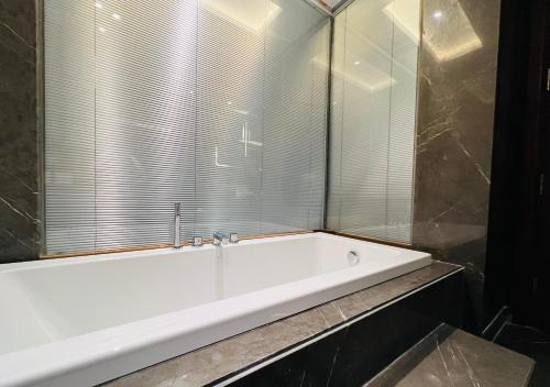 Bathroom, The Prime Delhi in New Delhi and NCR Bathroom, The Prime Delhi in New Delhi and NCR