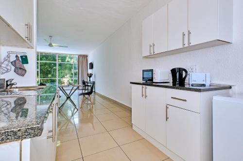 cuina, Inn & Out Sandton Park in Greater Melrose cuina, Inn & Out Sandton Park in Greater Melrose